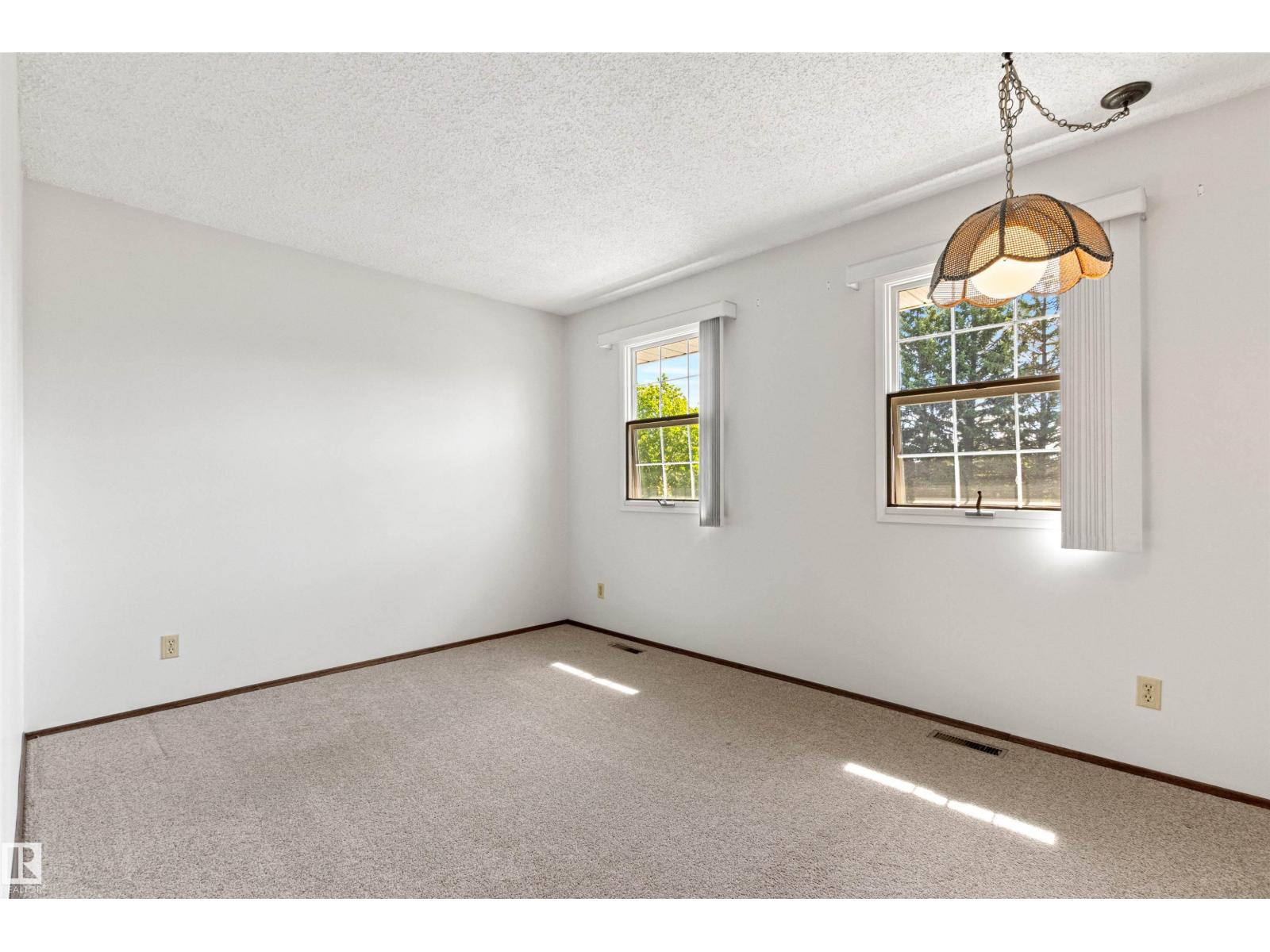 Photo 46 of 186 Willow Wy Nw, Edmonton AB