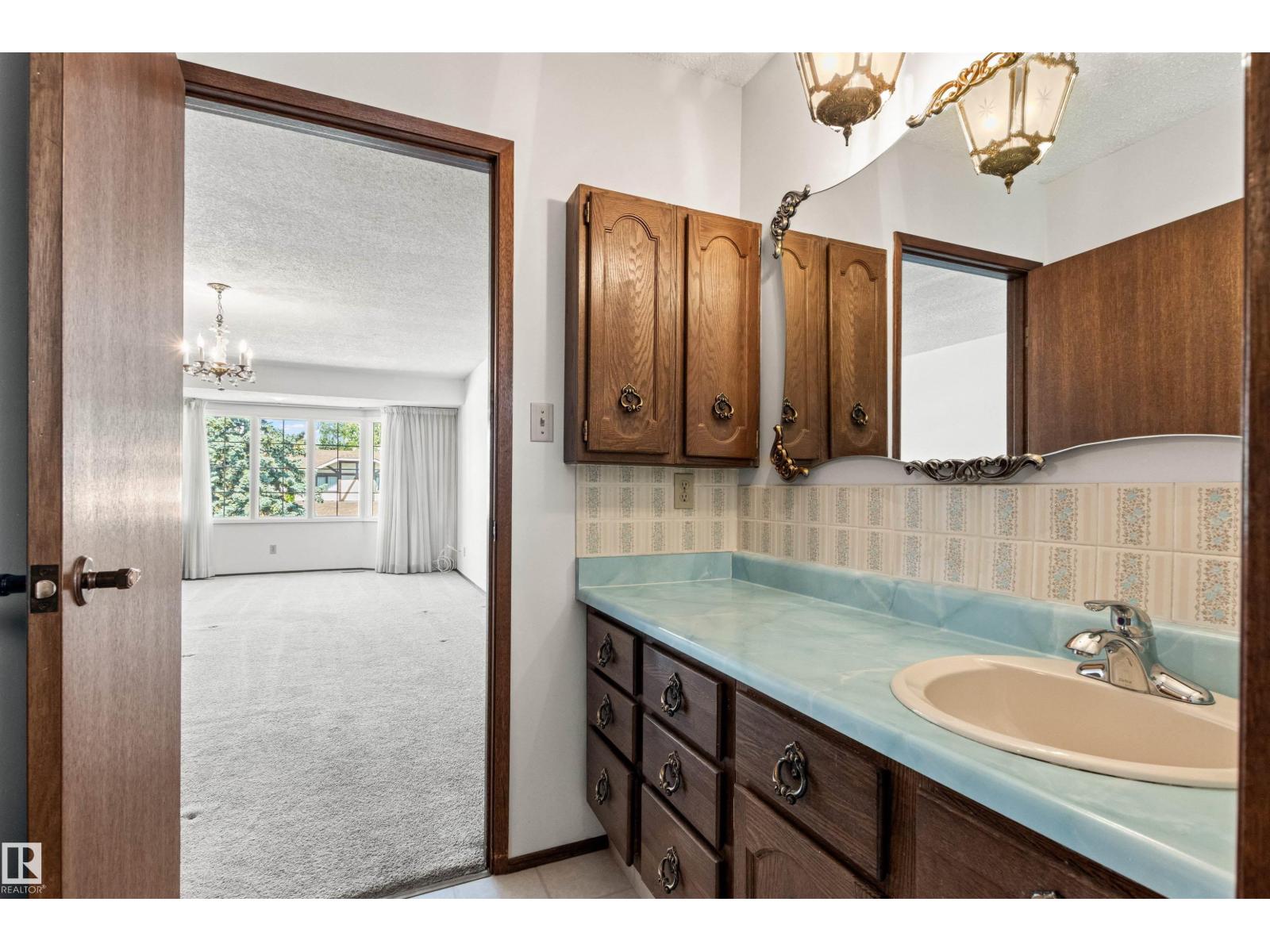 Photo 24 of 186 Willow Wy Nw, Edmonton AB