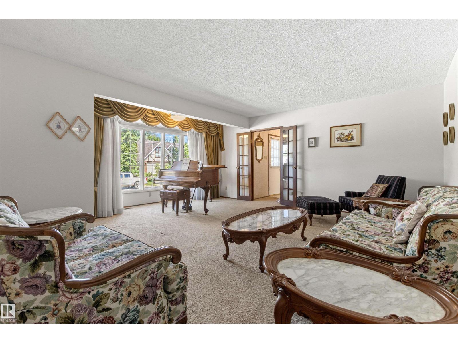 Photo 8 of 186 Willow Wy Nw, Edmonton AB