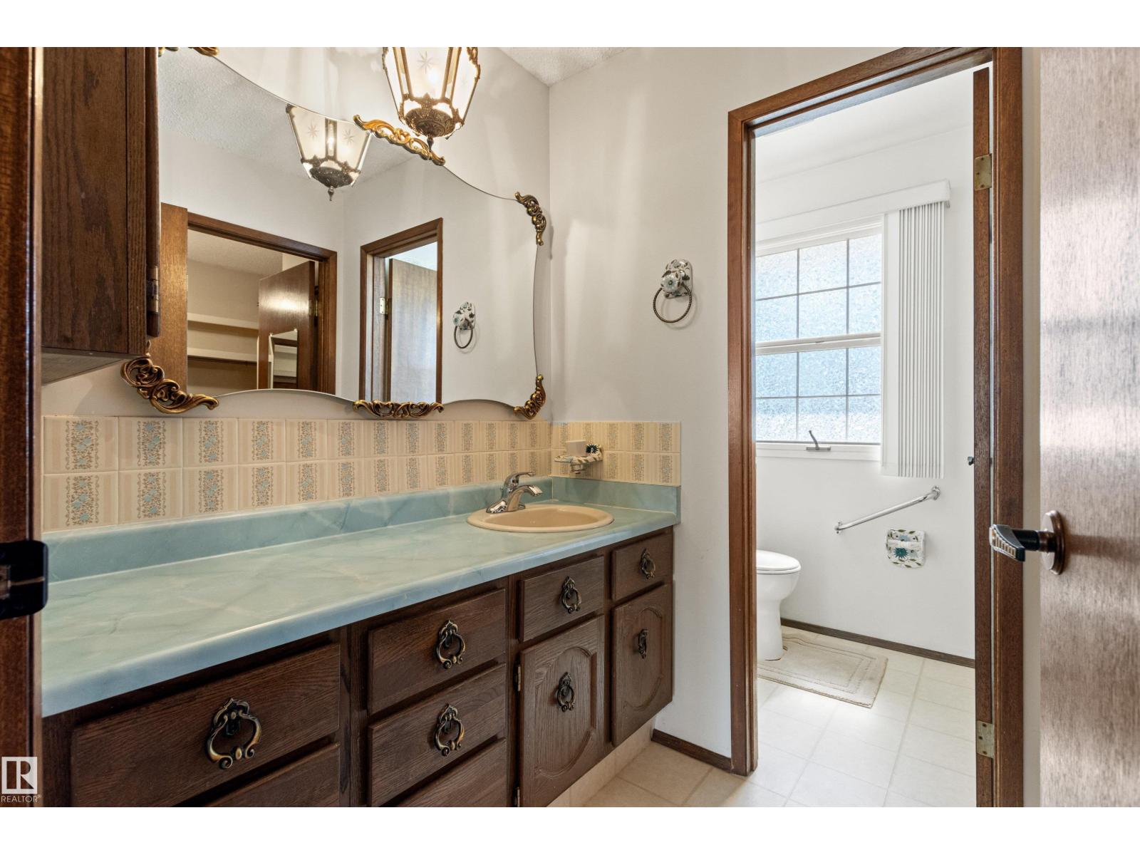 Photo 63 of 186 Willow Wy Nw, Edmonton AB