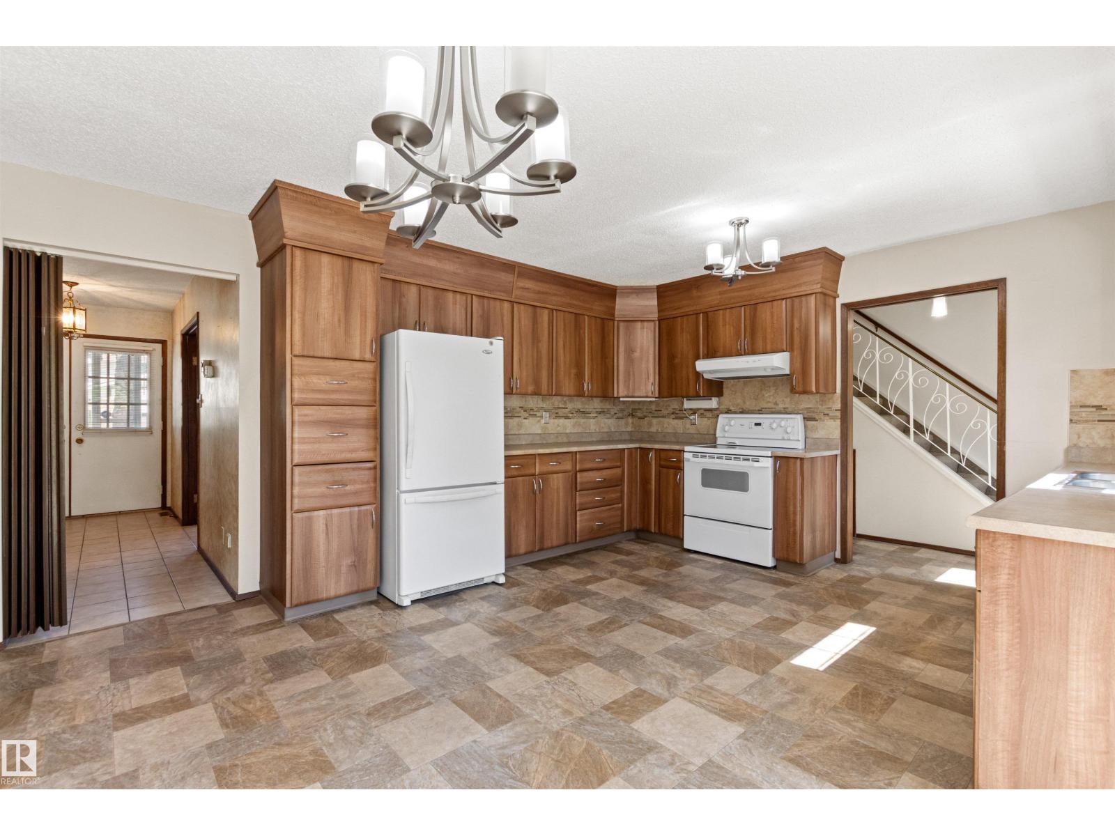 Photo 65 of 186 Willow Wy Nw, Edmonton AB