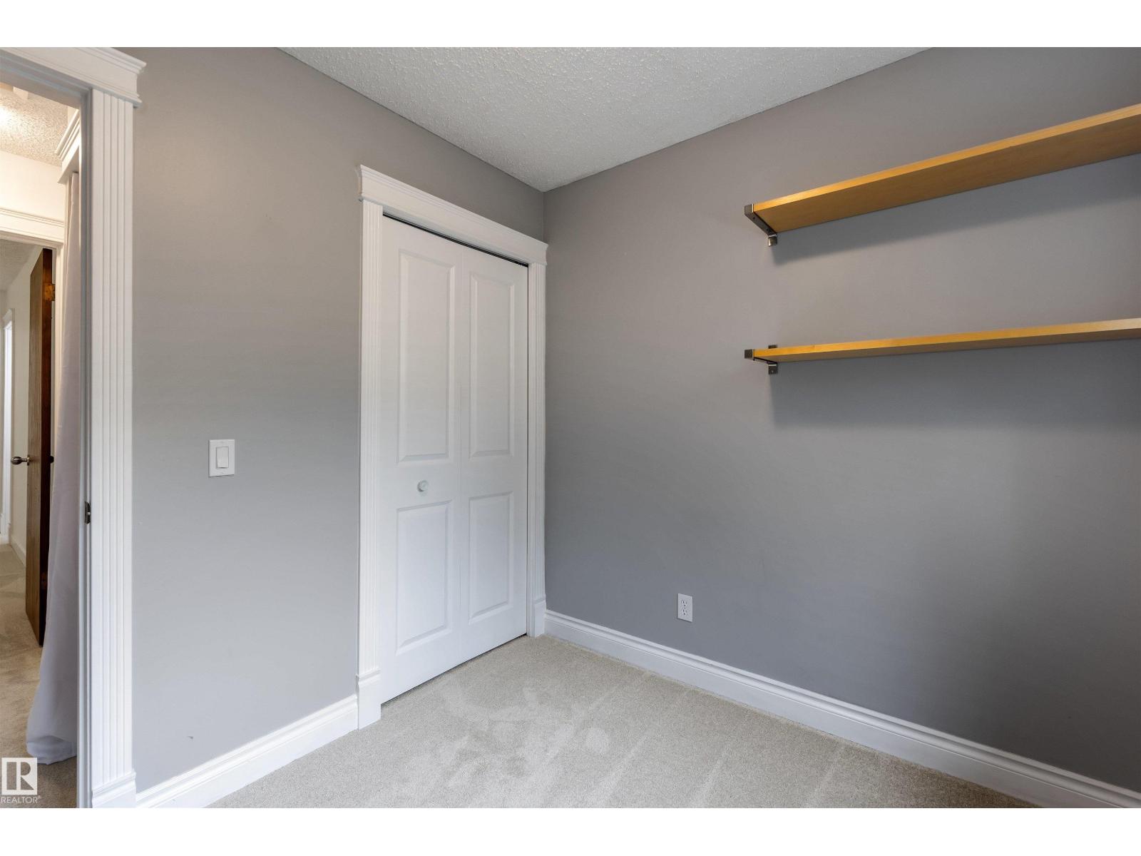 Photo 20 of 3920 47 St Nw, Edmonton AB