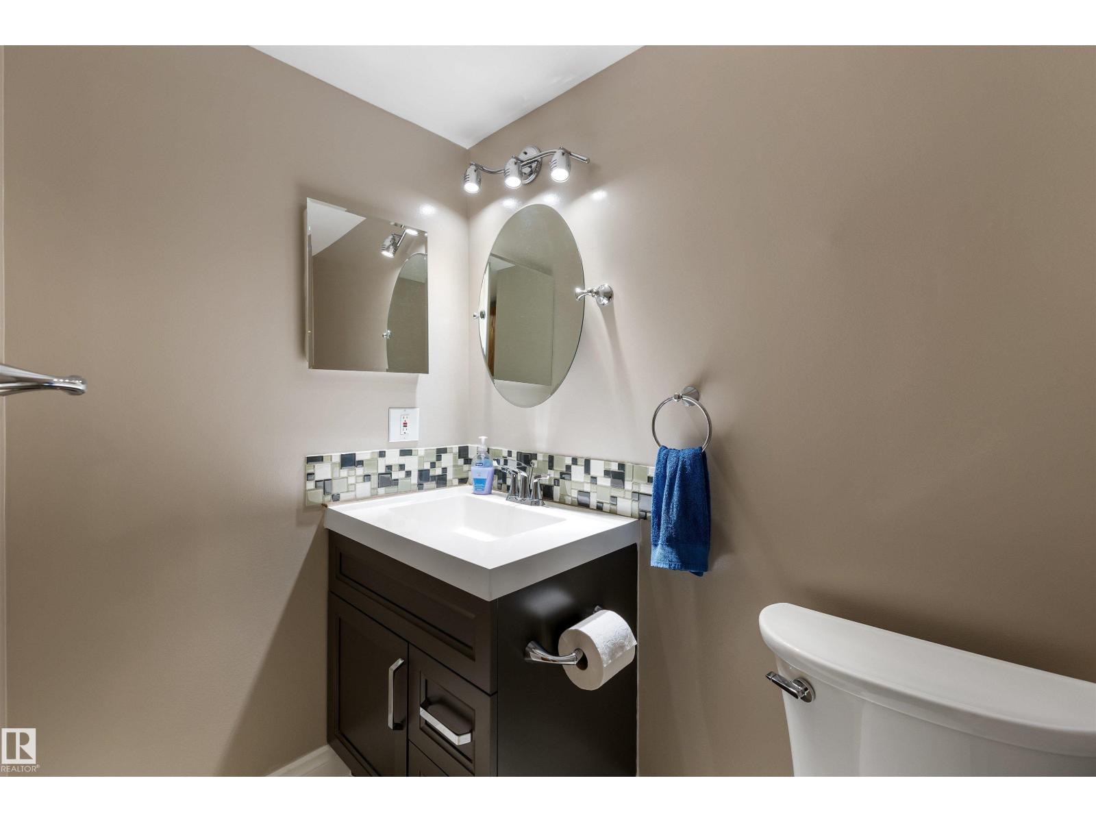Photo 27 of 3920 47 St Nw, Edmonton AB