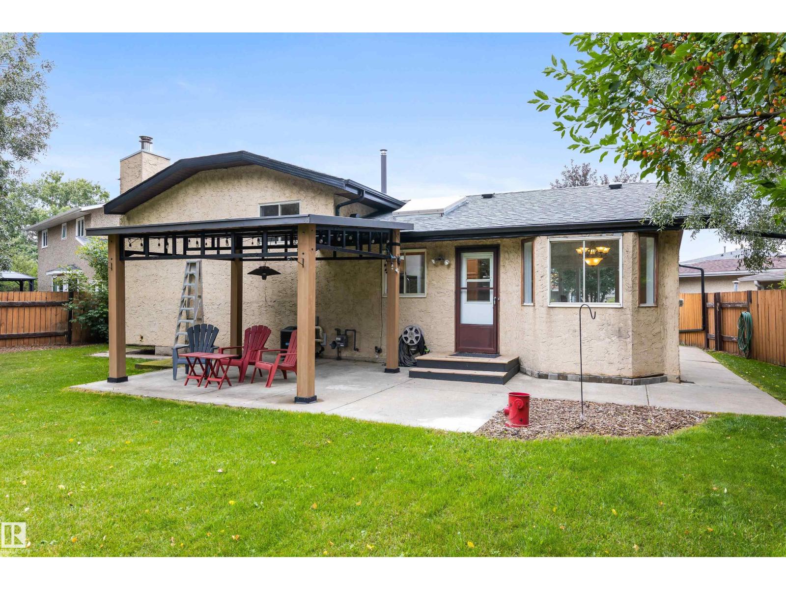 Photo 42 of 3920 47 St Nw, Edmonton AB