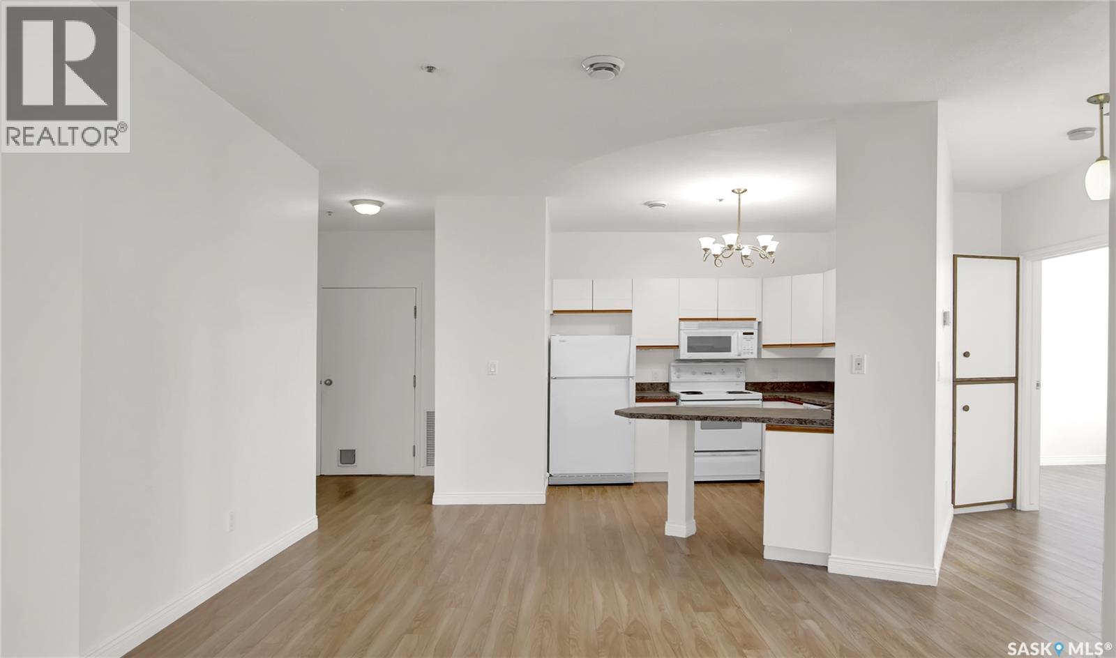 Photo 10 of 608 1867 Hamilton Street, Regina SK