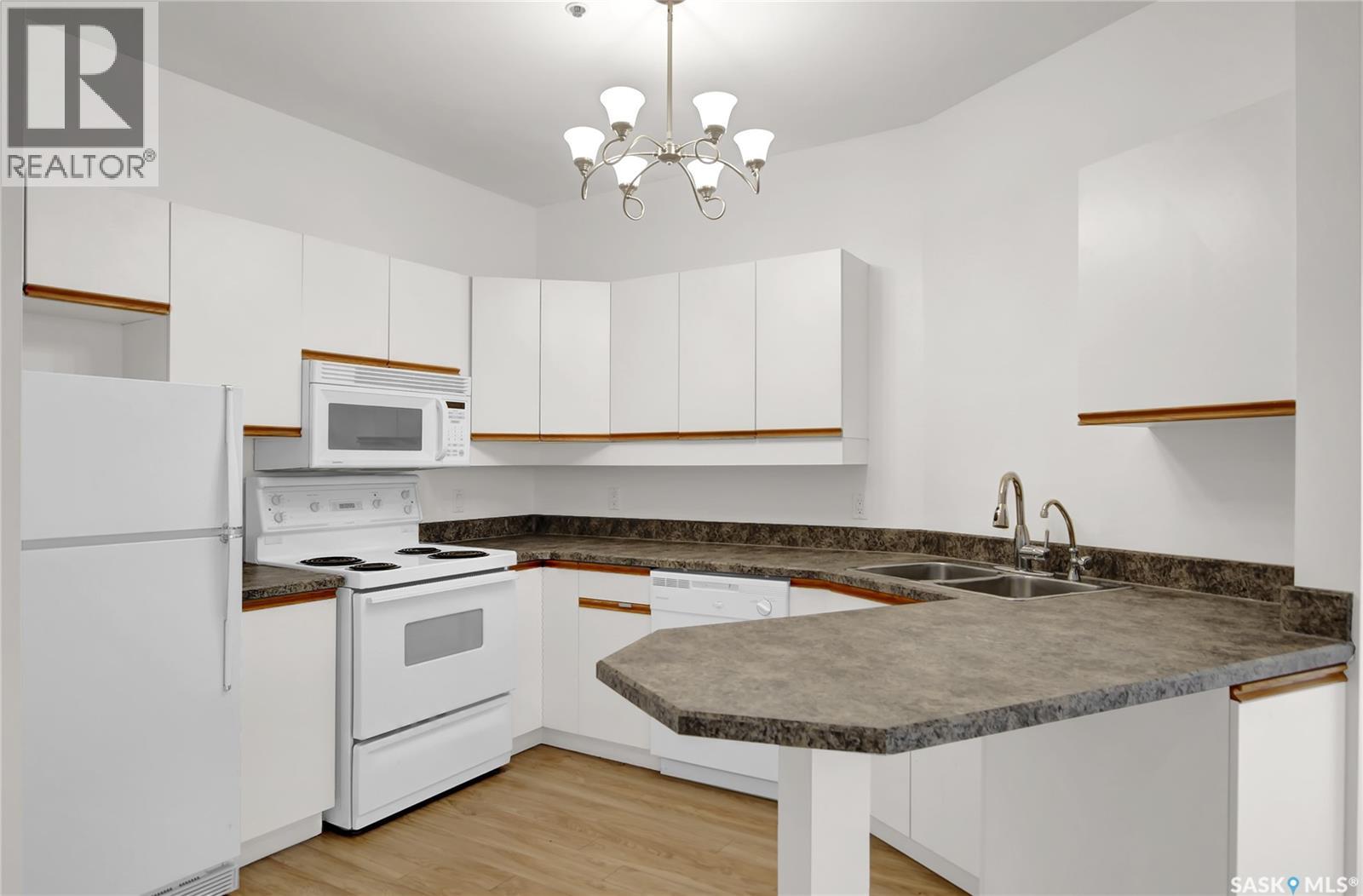 Photo 12 of 608 1867 Hamilton Street, Regina SK