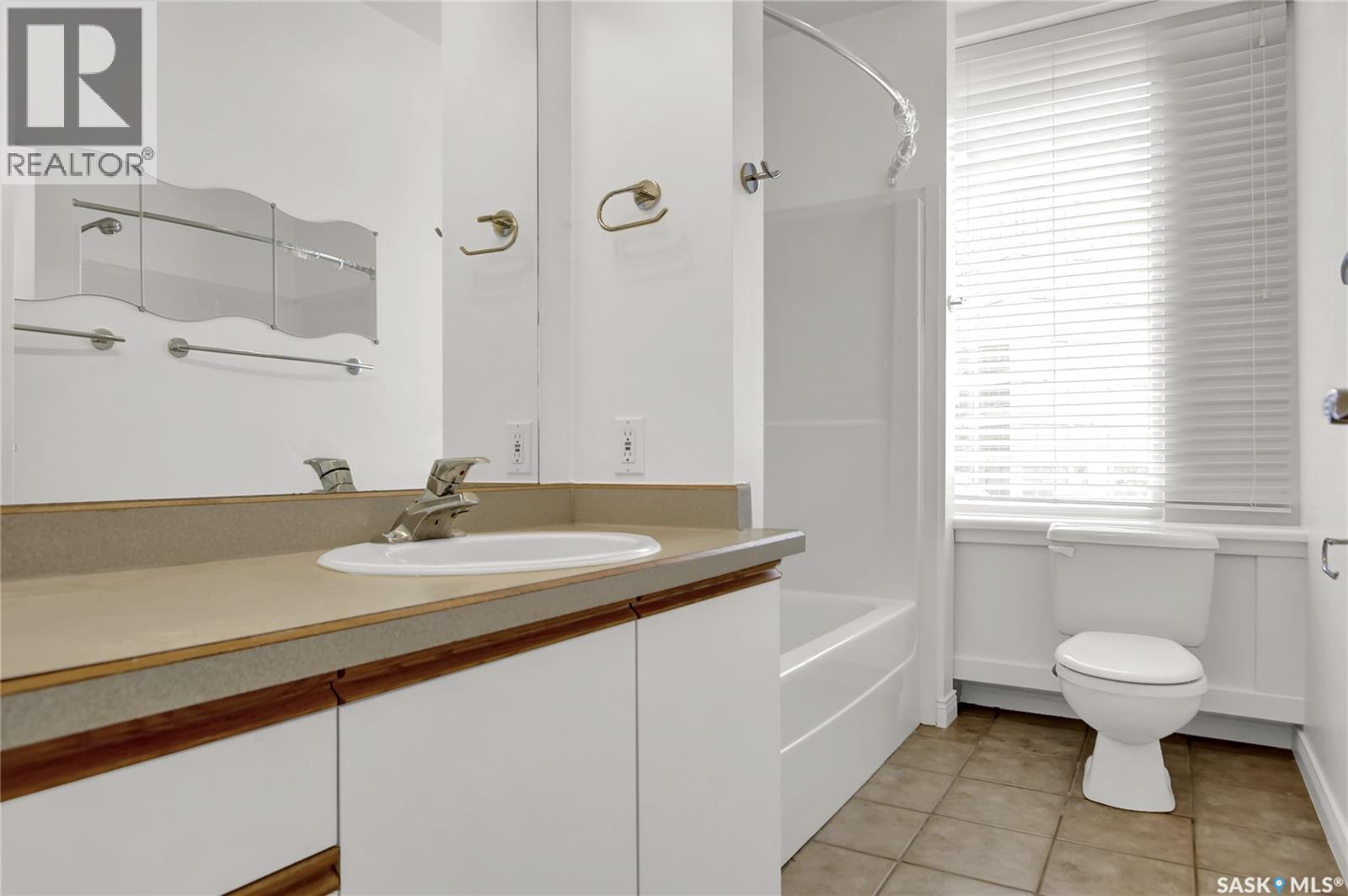 Photo 21 of 608 1867 Hamilton Street, Regina SK