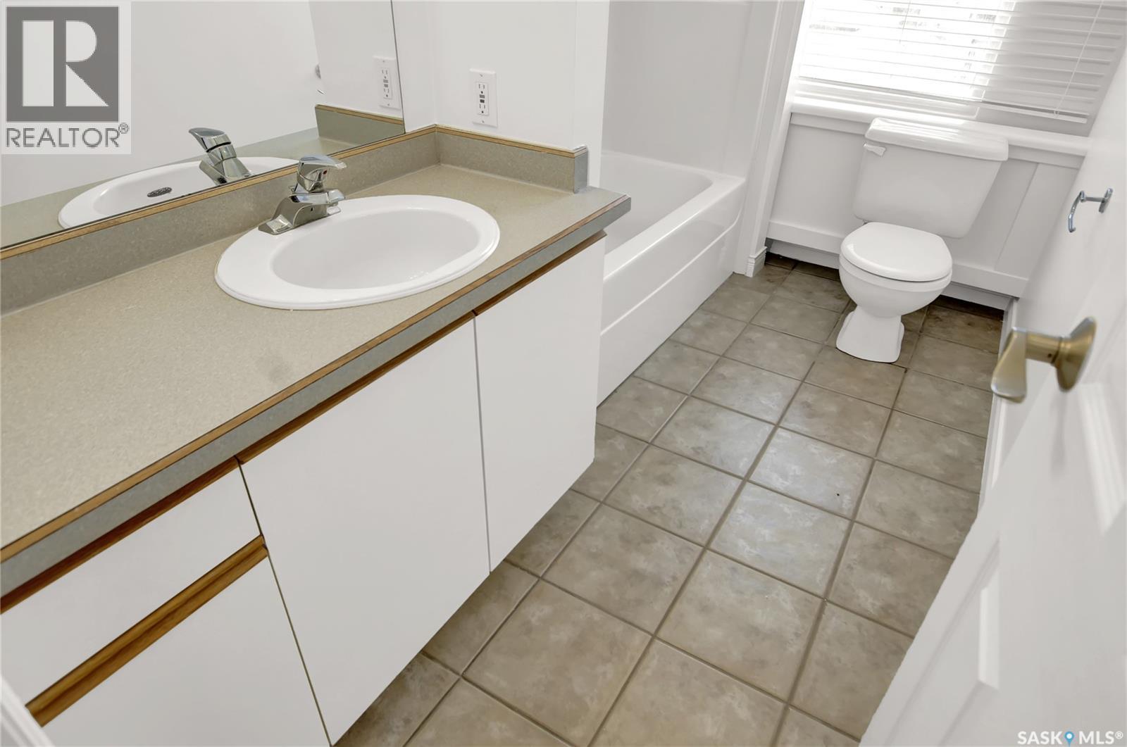 Photo 24 of 608 1867 Hamilton Street, Regina SK