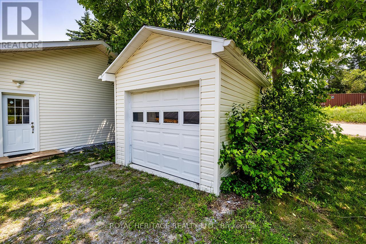 Photo 6 of 5049 Chapel Street, Hamilton Township ON