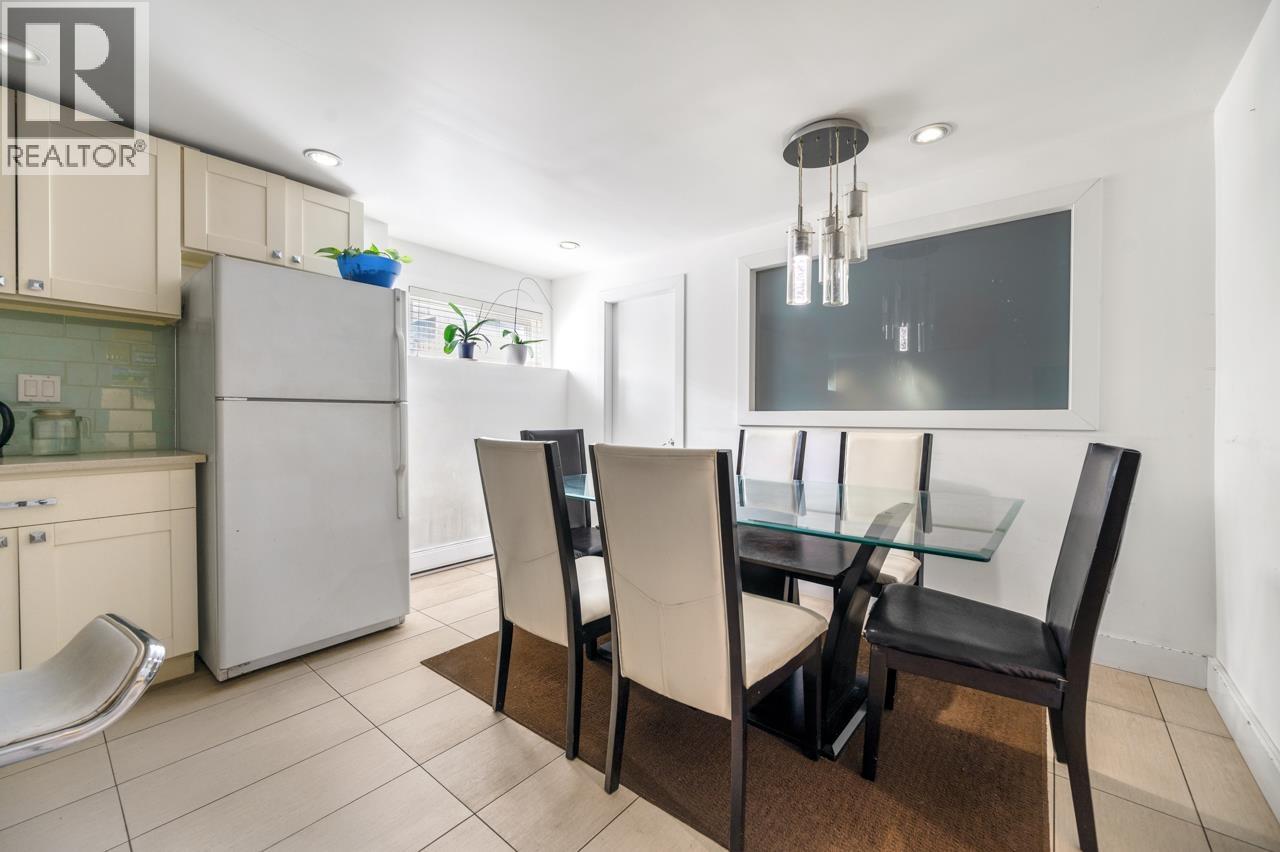 Photo 9 of 7814 Rosewood Street, Burnaby BC
