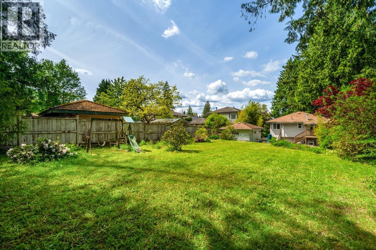 Photo 17 of 7814 Rosewood Street, Burnaby BC