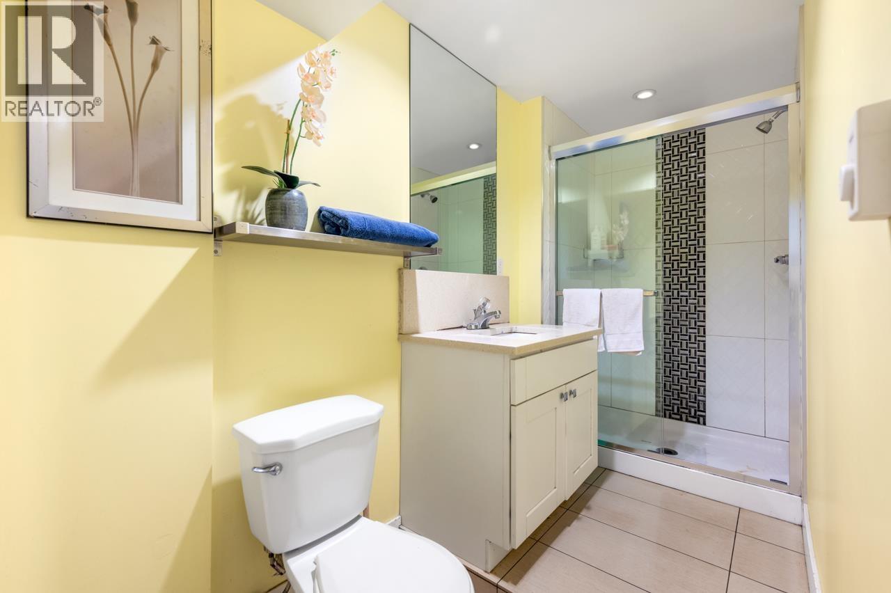 Photo 13 of 7814 Rosewood Street, Burnaby BC