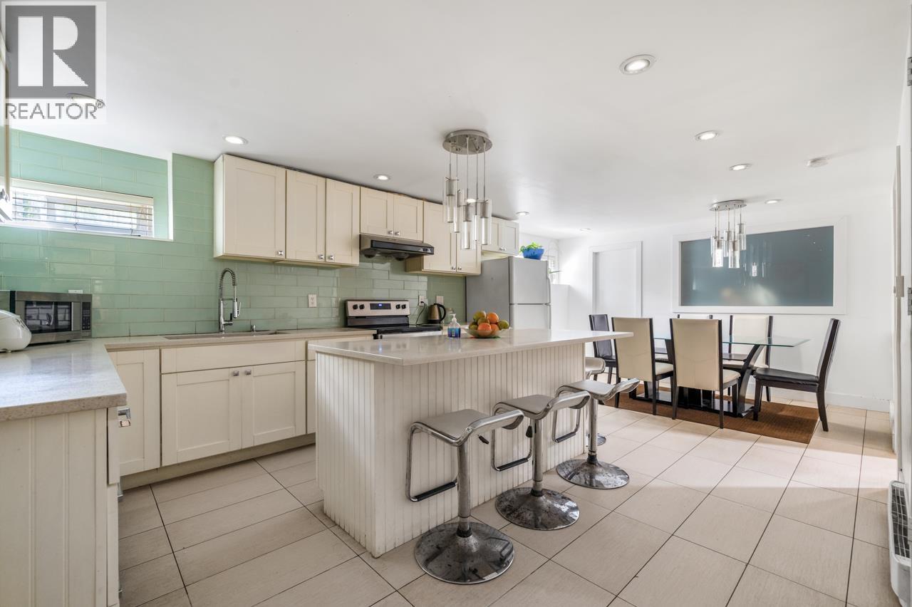 Photo 6 of 7814 Rosewood Street, Burnaby BC