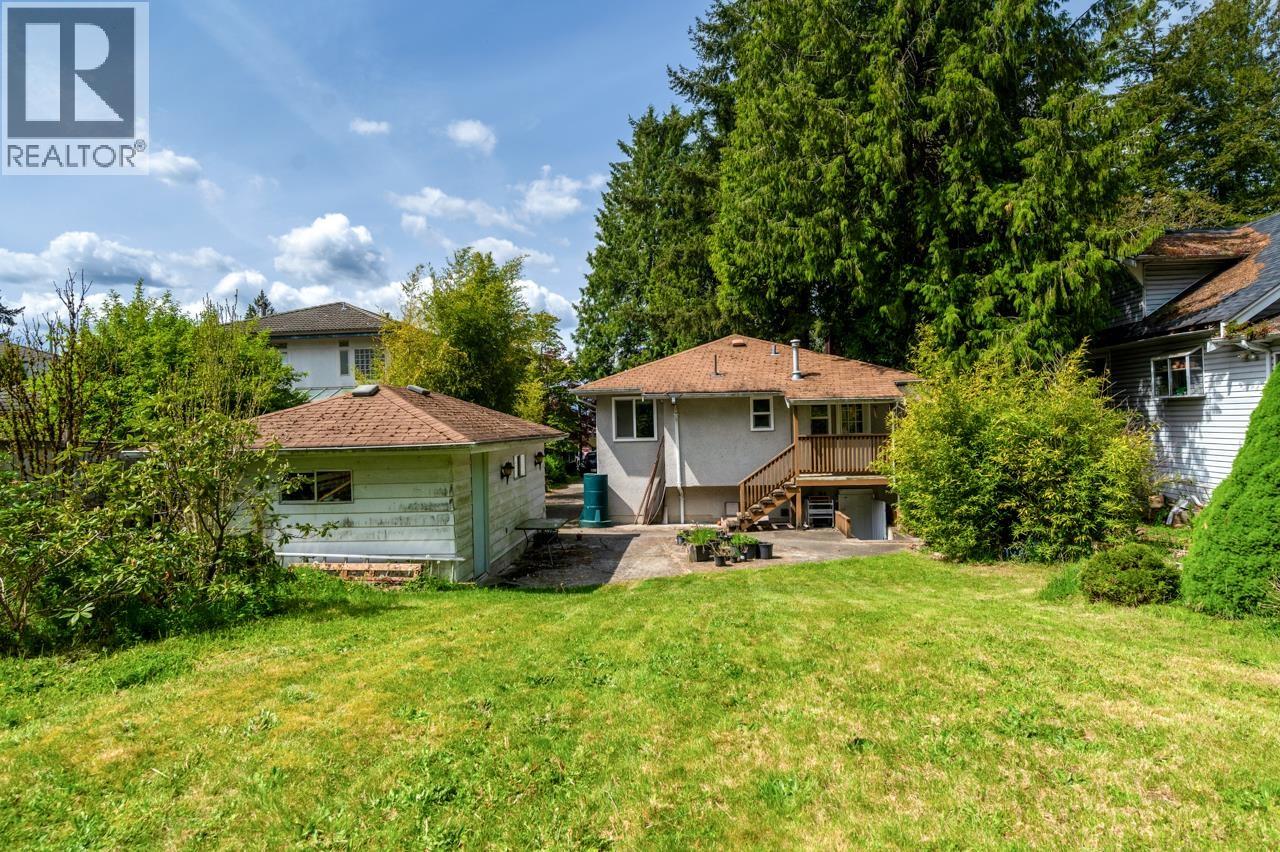 Photo 2 of 7814 Rosewood Street, Burnaby BC