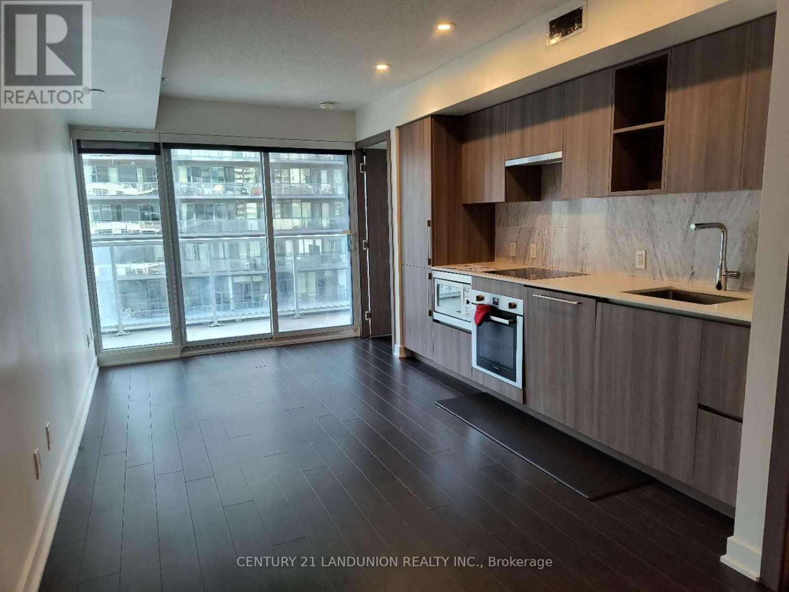 Photo 9 of 902 19 Bathurst Street, Toronto ON