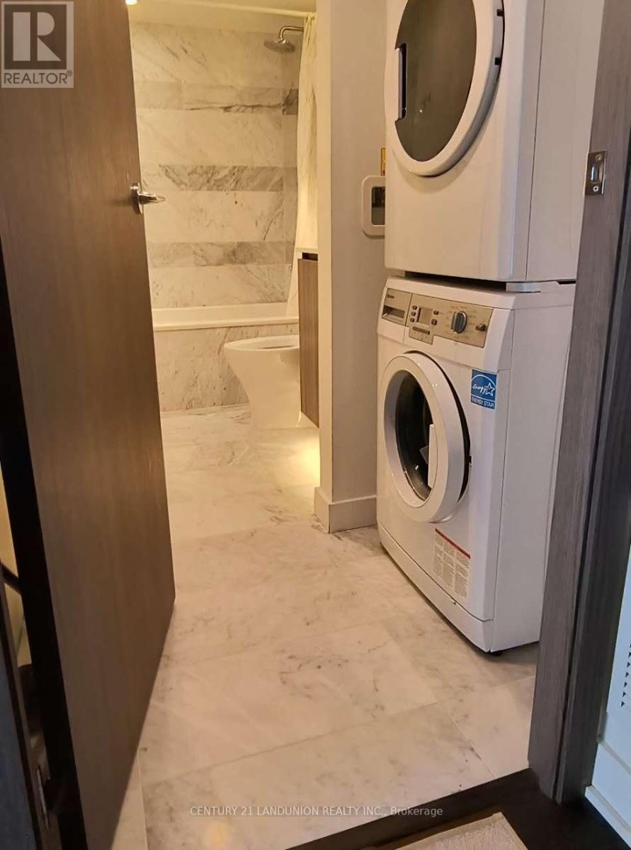 Photo 6 of 902 19 Bathurst Street, Toronto ON