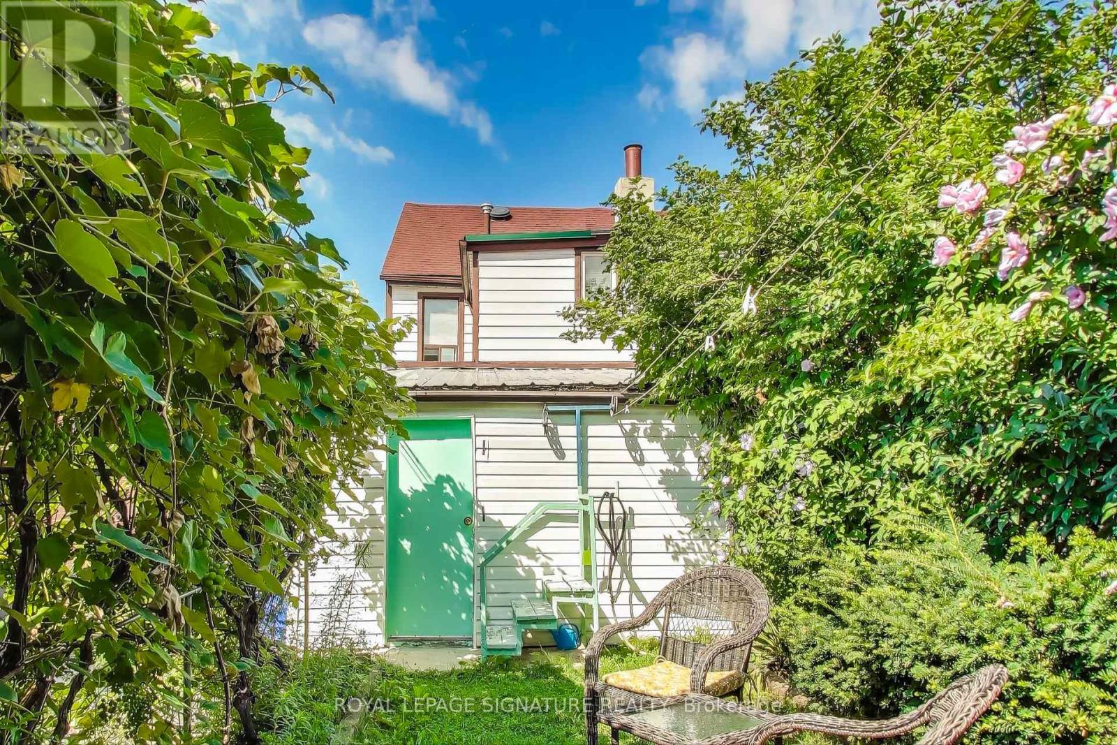 Photo 11 of 9 Somerset Avenue, Toronto ON