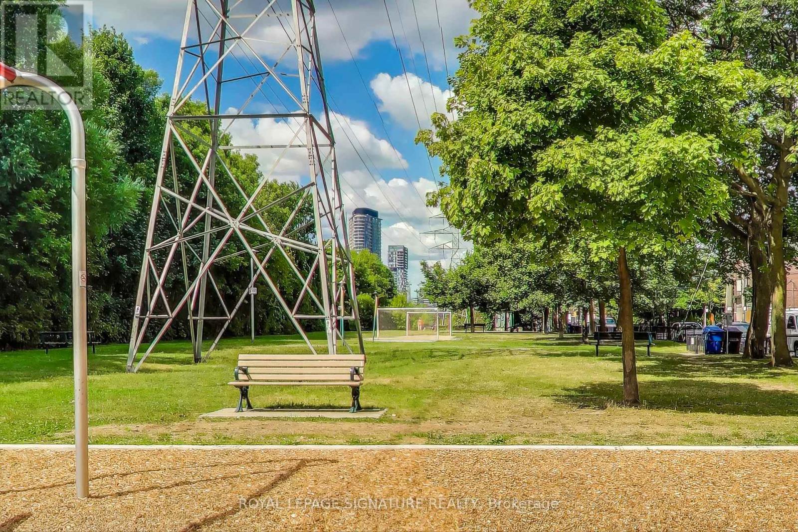 Photo 32 of 9 Somerset Avenue, Toronto ON