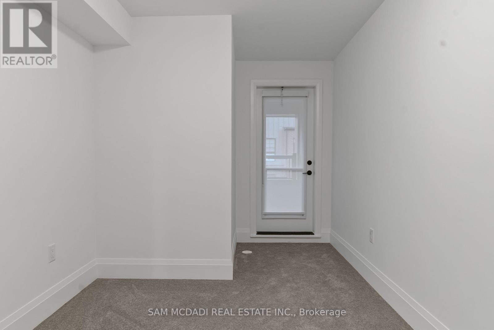 Photo 25 of 33 Burleigh Mews, Vaughan ON