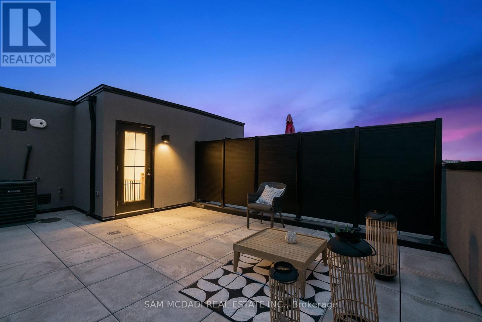 Photo 32 of 33 Burleigh Mews, Vaughan ON