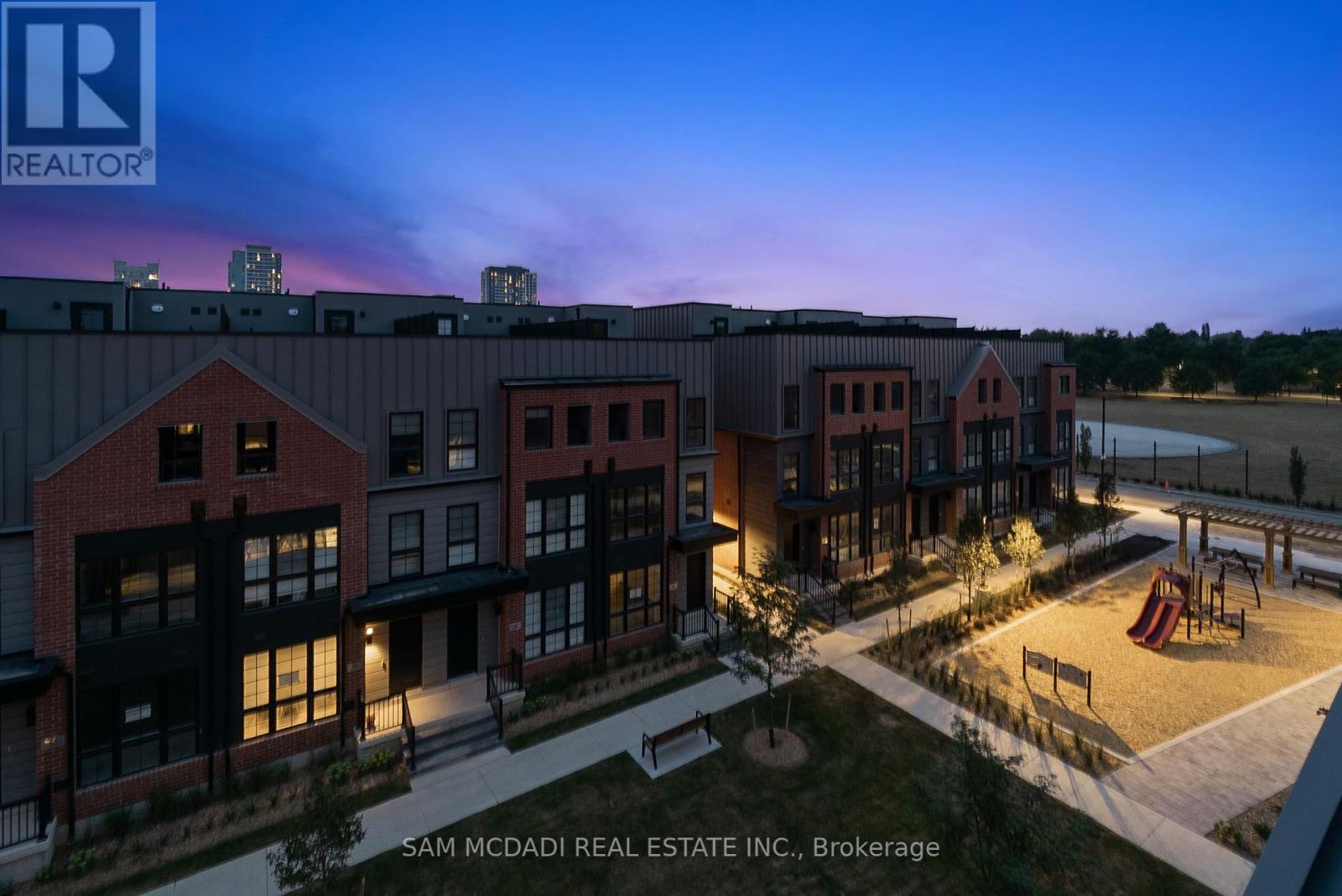 Photo 36 of 33 Burleigh Mews, Vaughan ON