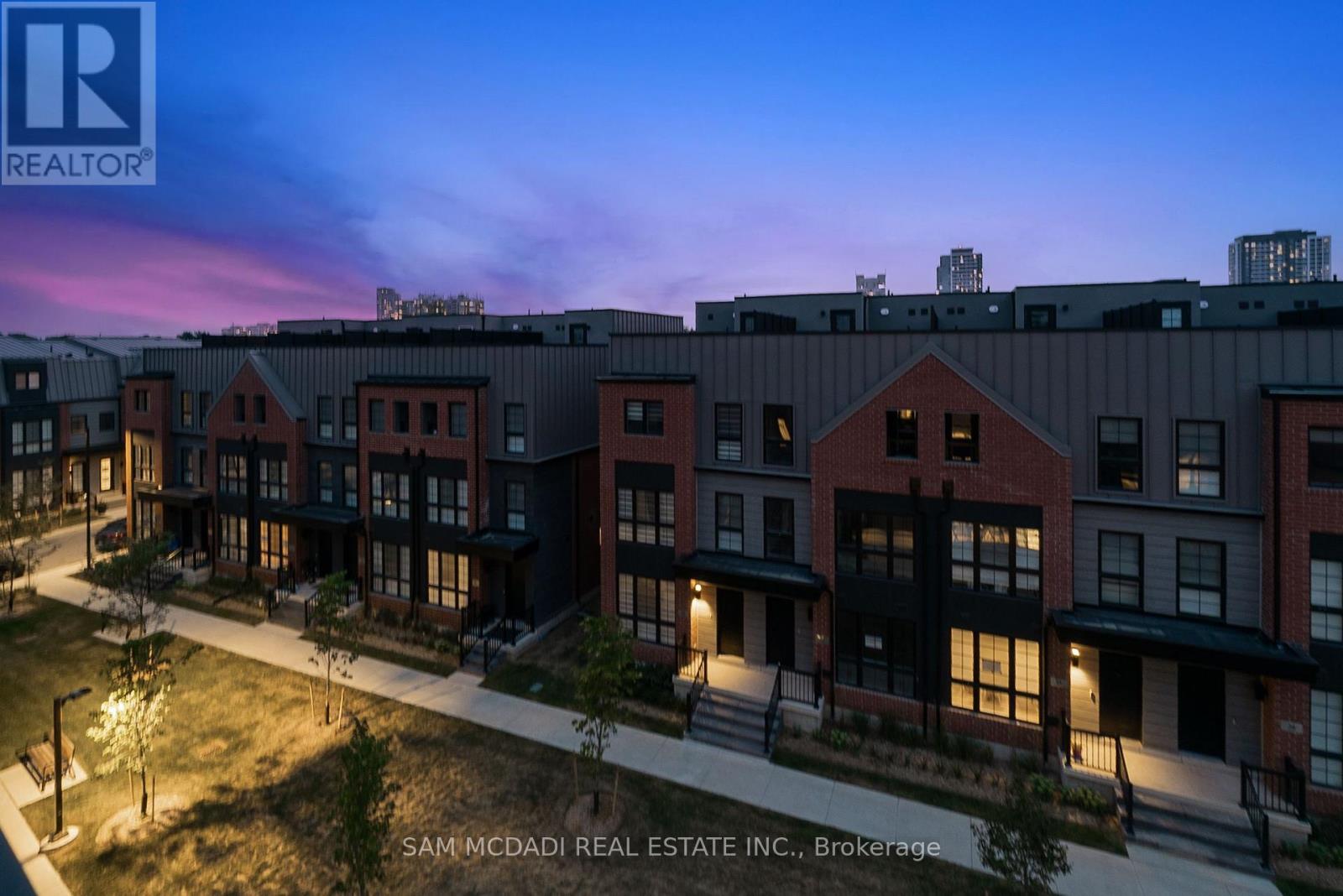 Photo 37 of 33 Burleigh Mews, Vaughan ON