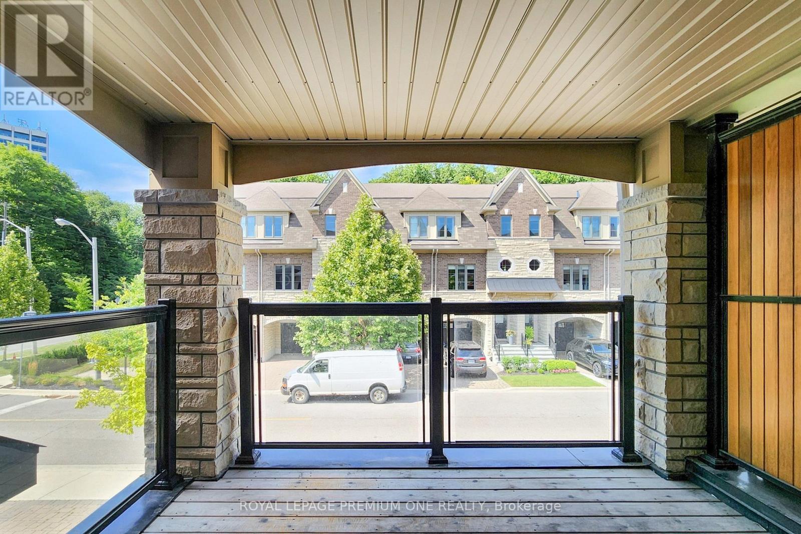 Photo 12 of 71 Dryden Way N, Toronto ON