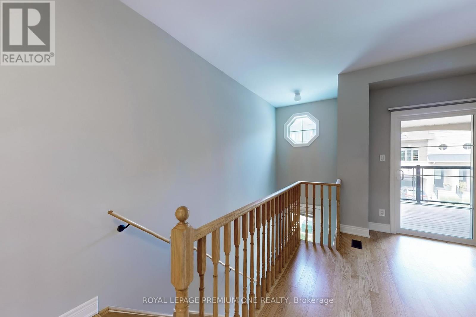 Photo 6 of 71 Dryden Way N, Toronto ON