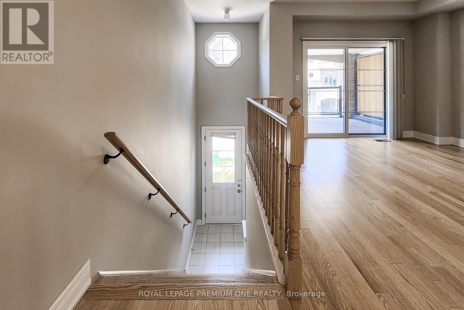 Photo 17 of 71 Dryden Way N, Toronto ON
