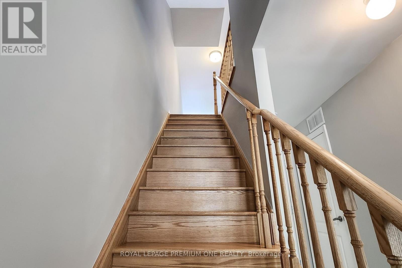 Photo 22 of 71 Dryden Way N, Toronto ON