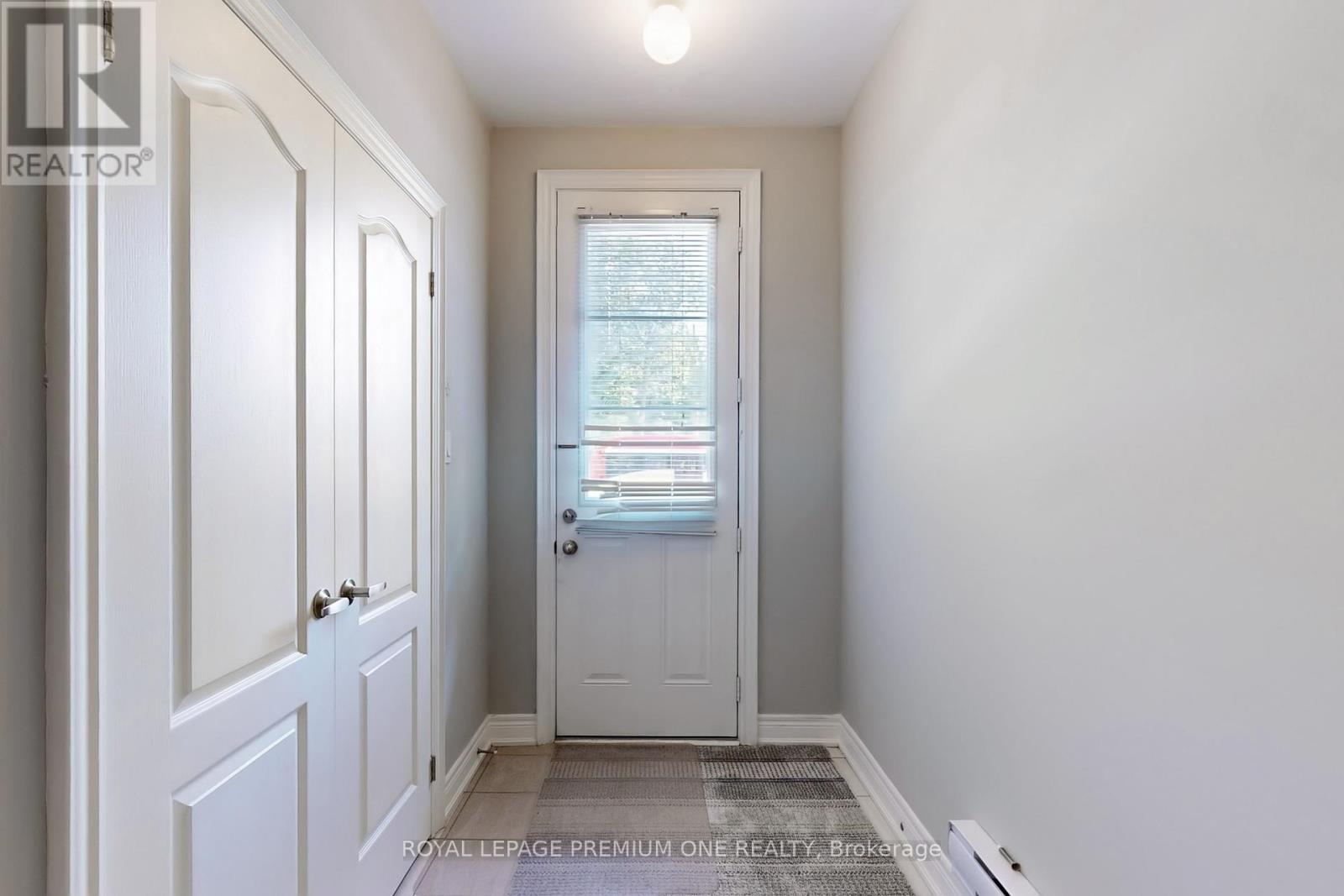 Photo 10 of 71 Dryden Way N, Toronto ON