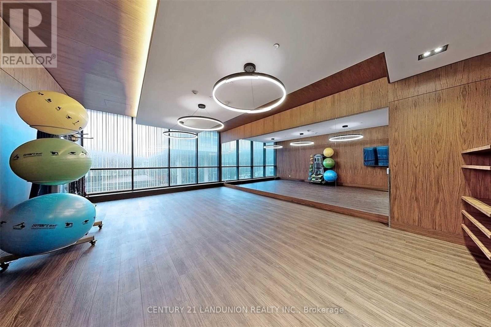 Photo 17 of 902 19 Bathurst Street, Toronto ON