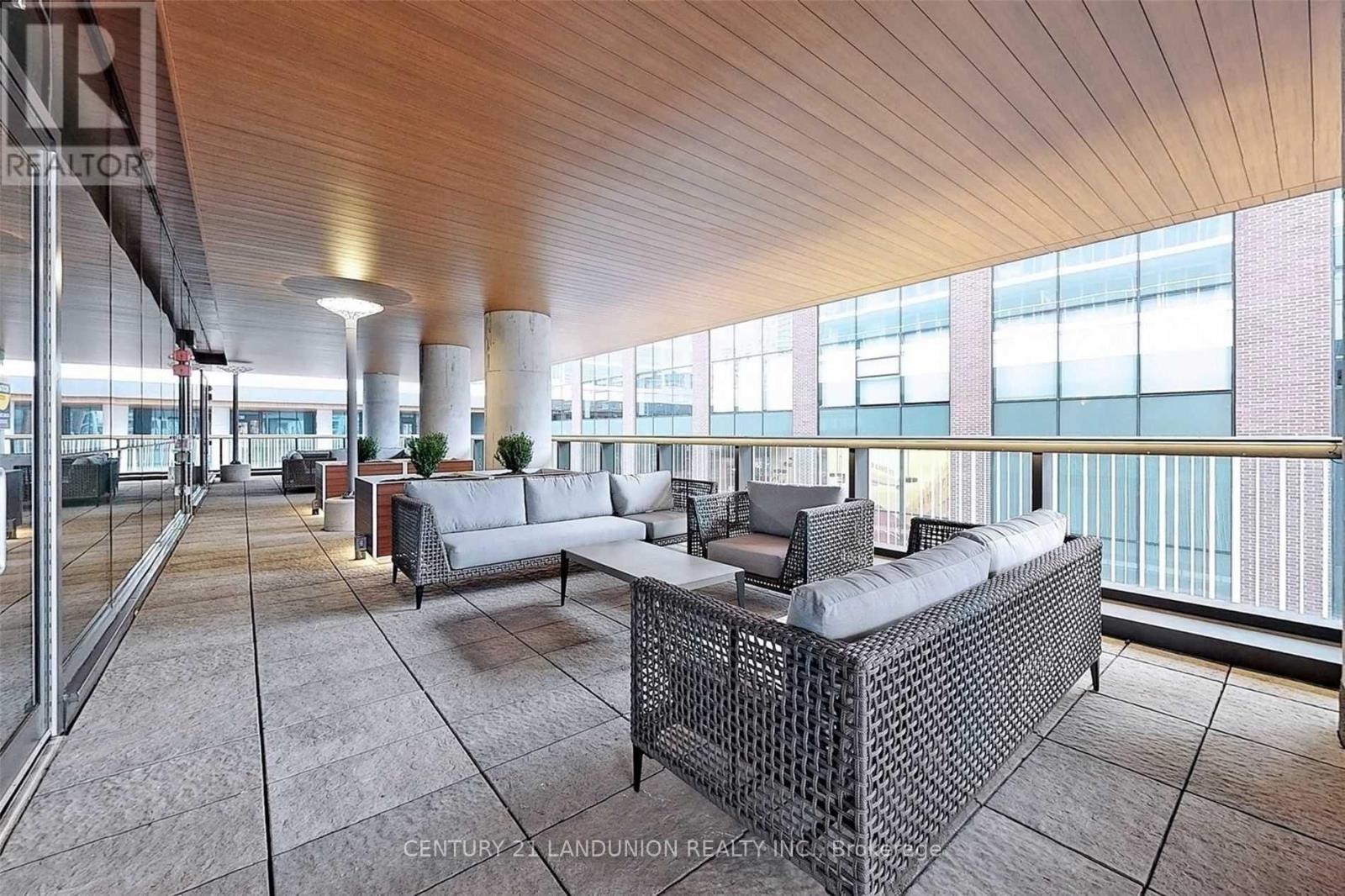 Photo 16 of 902 19 Bathurst Street, Toronto ON