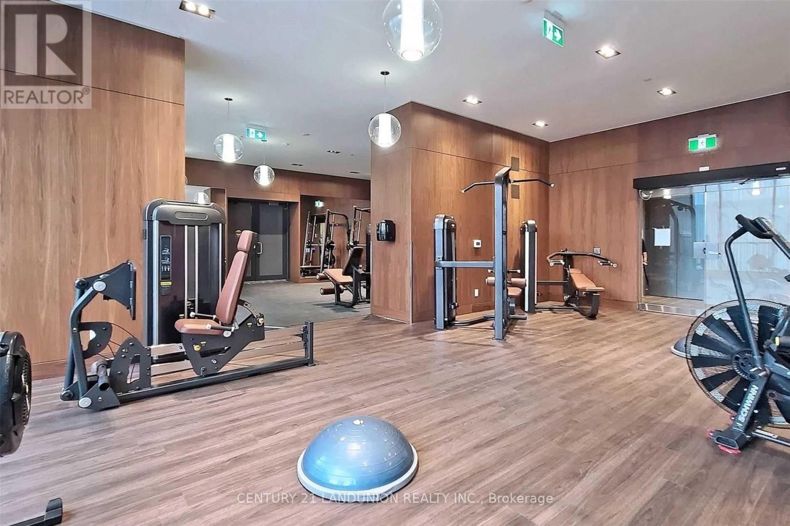 Photo 19 of 902 19 Bathurst Street, Toronto ON