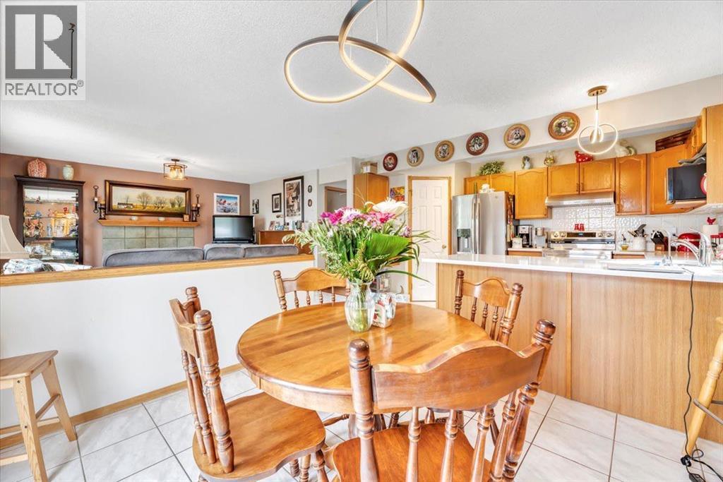 Single Family House for Sale in  Coral Keys Place NE Coral Springs Calgary 