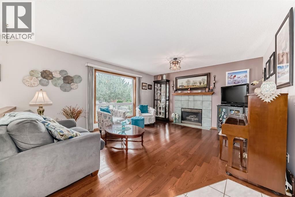 Single Family House for Sale in  Coral Keys Place NE Coral Springs Calgary 