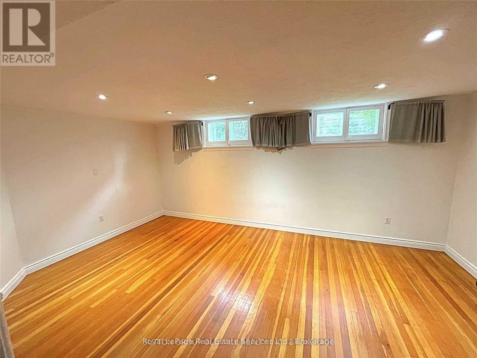 Photo 8 of Lower 20 A Lavinia Avenue, Toronto ON