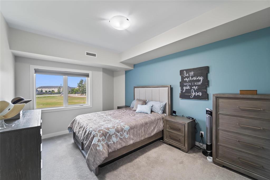Photo 13 of 217 89 Creek Bend Road, Winnipeg MB