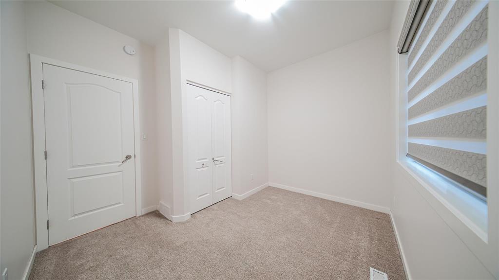Photo 5 of 571 Castlebury Meadows Drive, Winnipeg MB