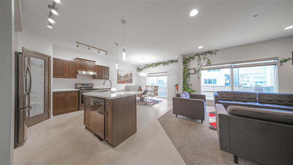 Photo 14 of 571 Castlebury Meadows Drive, Winnipeg MB