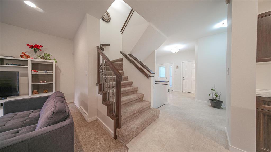 Photo 30 of 571 Castlebury Meadows Drive, Winnipeg MB
