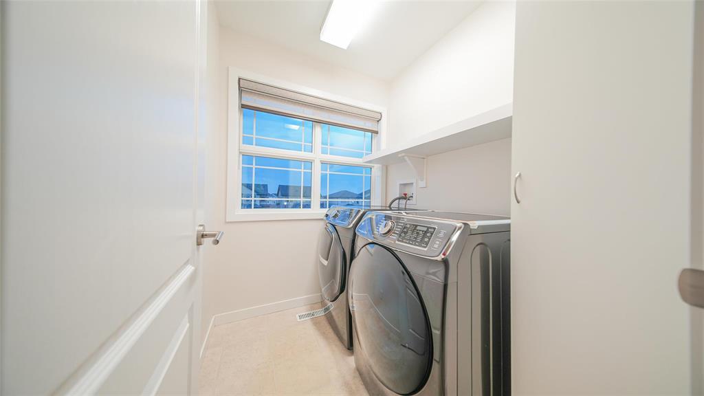 Photo 12 of 571 Castlebury Meadows Drive, Winnipeg MB