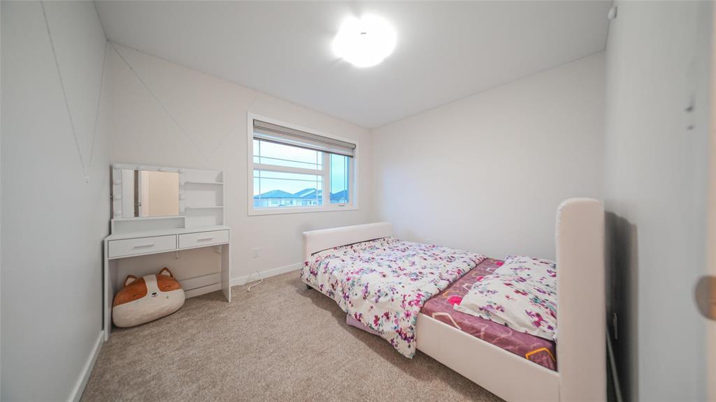 Photo 10 of 571 Castlebury Meadows Drive, Winnipeg MB