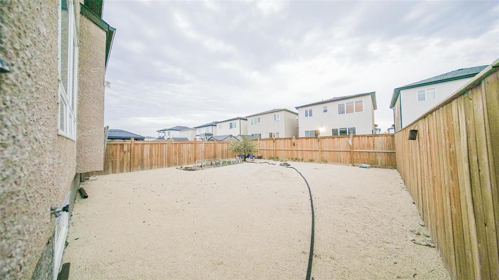 Photo 43 of 571 Castlebury Meadows Drive, Winnipeg MB