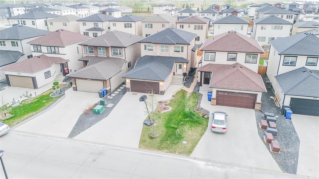 Photo 8 of 571 Castlebury Meadows Drive, Winnipeg MB