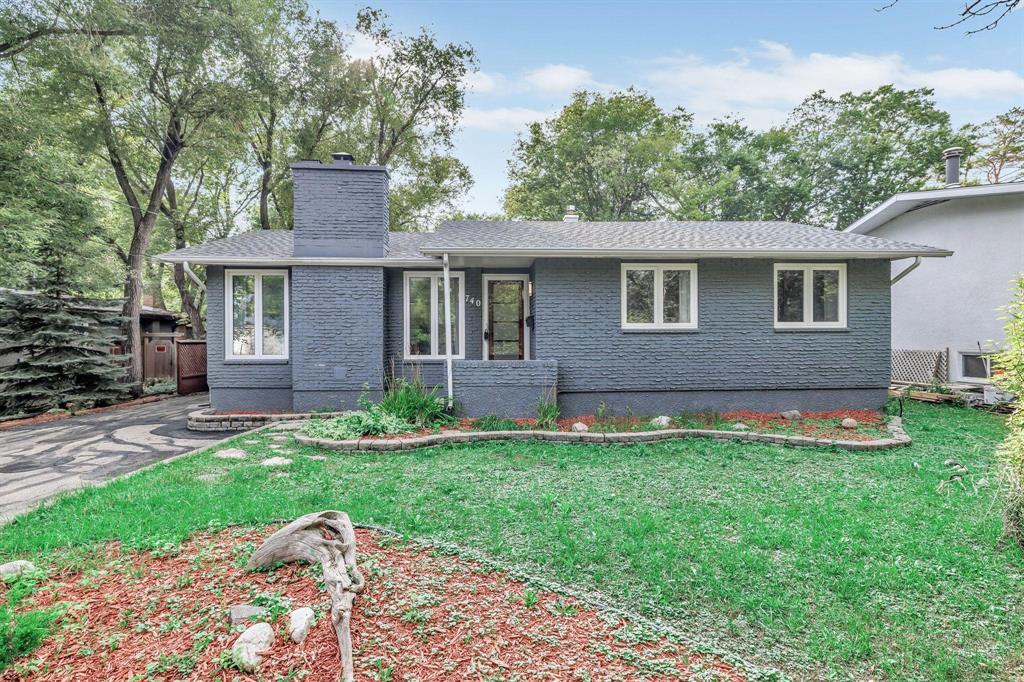 Photo 1 of 740 Pepperloaf Crescent, Winnipeg MB