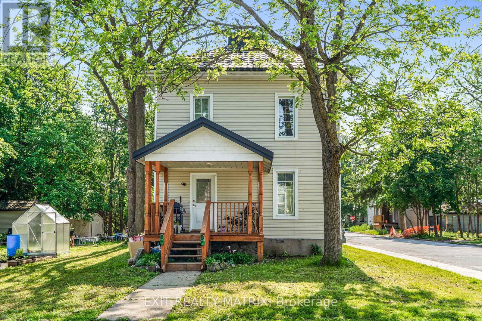 Photo 27 of 98 Albert Street, North Dundas ON