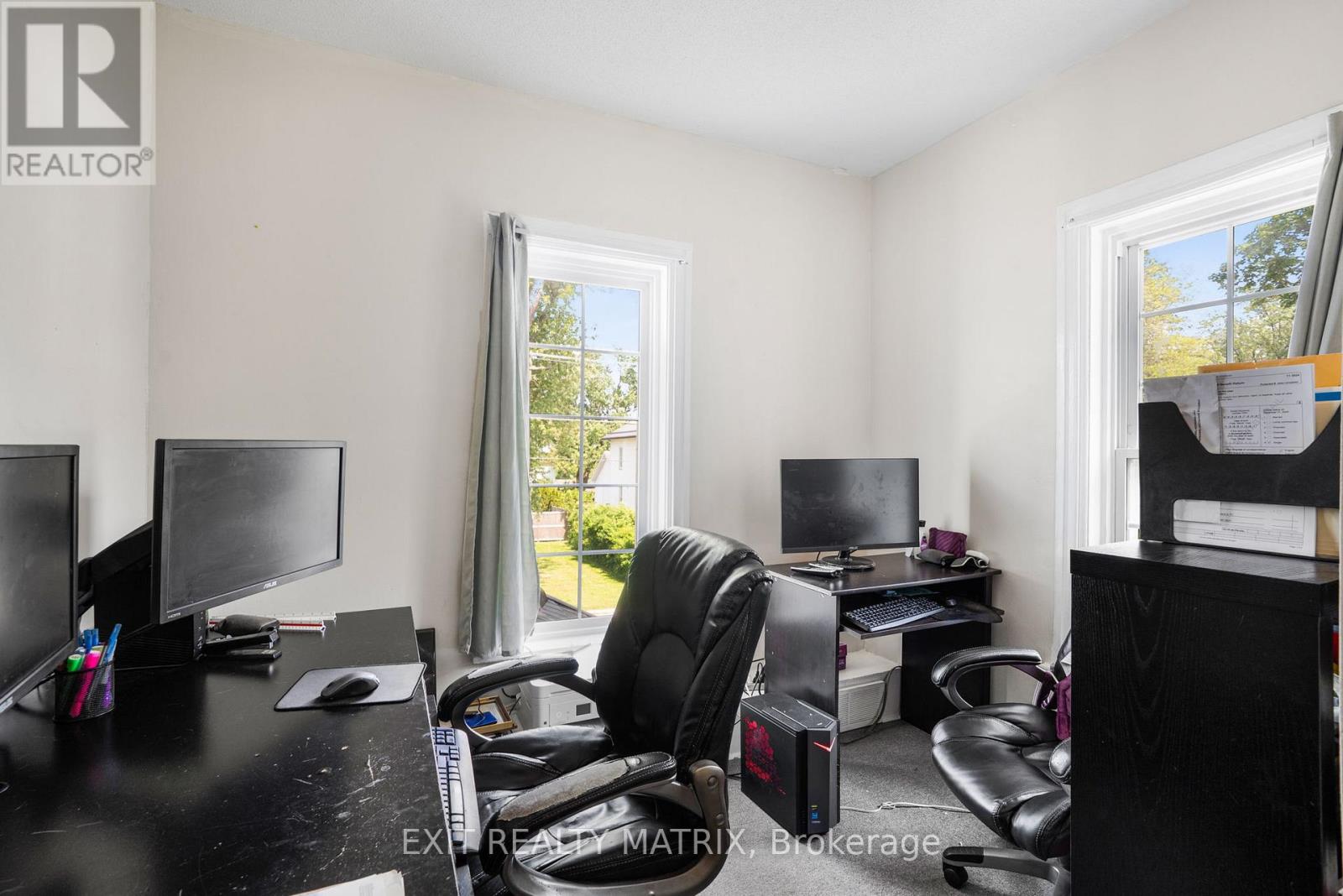 Photo 4 of 98 Albert Street, North Dundas ON