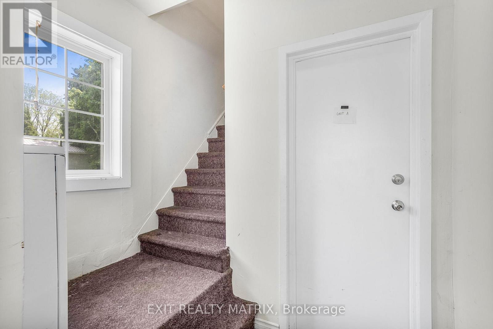 Photo 31 of 98 Albert Street, North Dundas ON
