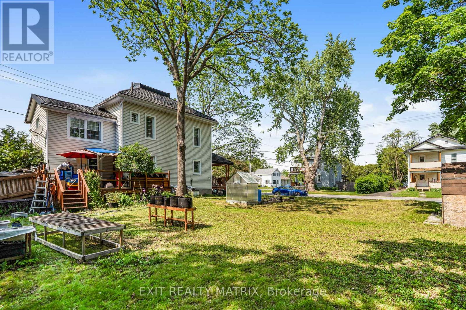 Photo 10 of 98 Albert Street, North Dundas ON